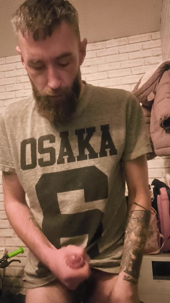 Smoking stoker: Грає з моєю дупою і курить