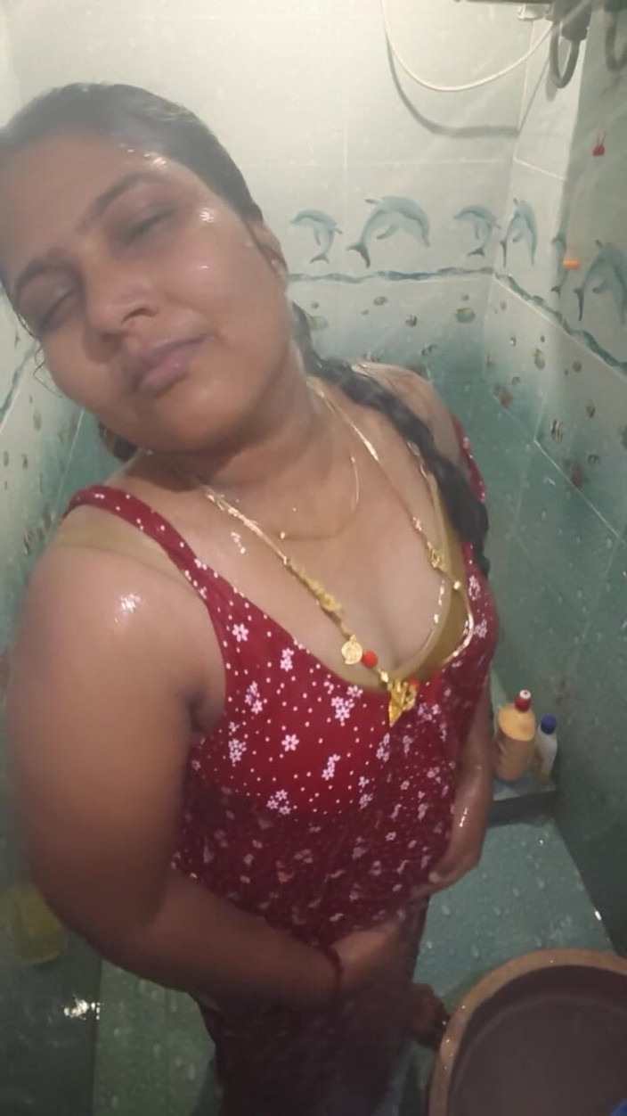 Susmitha2258: Desi frau duscht