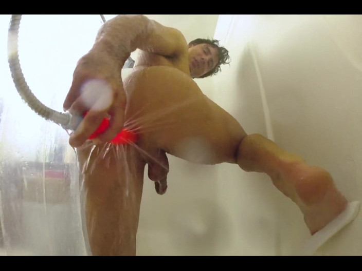 Reese Rideout: Usando un consolador en spray de ducha