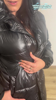 Seductive Stockings & Long Puffy Jacket Cozy Fetish Play with an American MILF