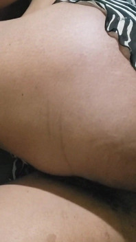 Femeie latino grasă cu forme care arată că perfect body cur - veți relua asta
