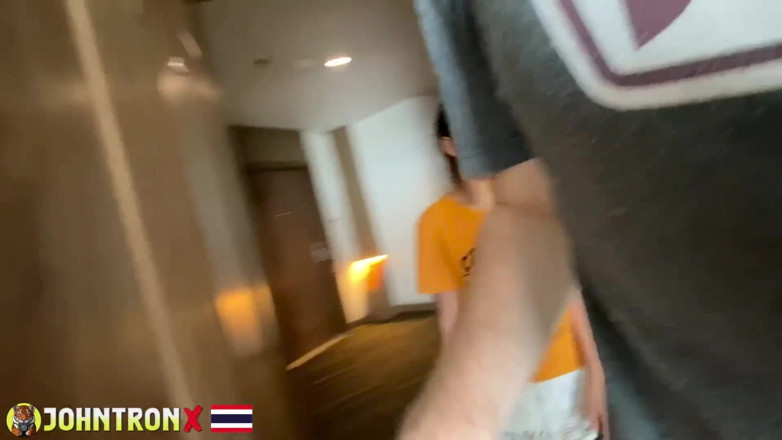 John Tron X: Johntronx - POV Foda e gozada interna de uma garota tailandesa...