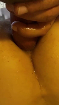 Îmi place pula în curul meu futând anal dur până când ejaculez