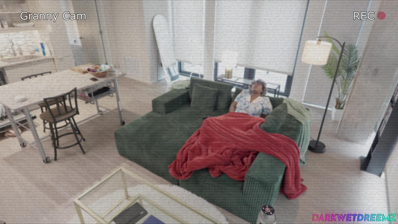 Dark Wet Dreemz: Застукал бабушку перед камерой, трахающей моего мужчину
