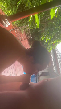 Lulu Wild Xoxo - hồ bơi vui vẻ
