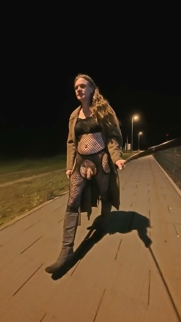 Slut Bella: Naked at the Train Station and in the City