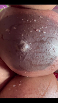 Tetas frescas fuera de la ducha