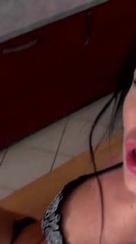 Jmenuje se Mia Diamond