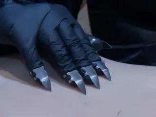Goddess Dahlia: Tickling Slave with Sharp Claws