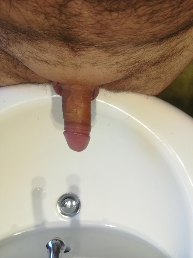I masturbate my asshole with my fingers.I'm on the floor in the bathroom at home. (Instructions to masturbate with pleasure)