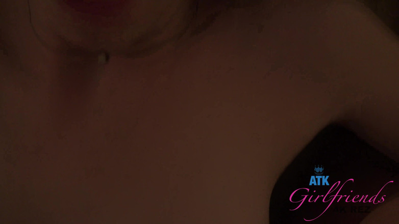 Classic ATK Girlfriends: Kate entra e diz que quer que hoje à noite seja...