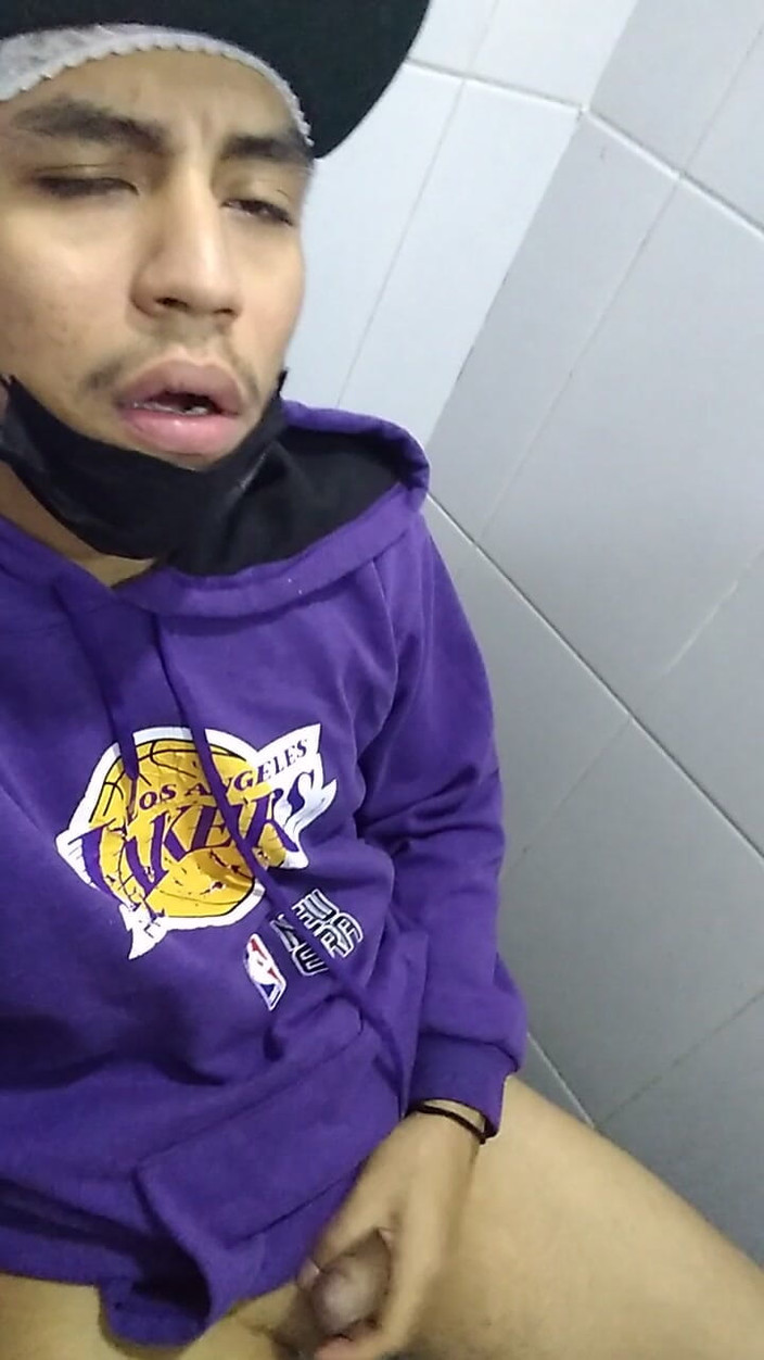 AlexAlejandro13: 나는 섹시한 여성이 내 옆에서 춤을 추고 있다고 상상하는 것을 정말 좋아합니다