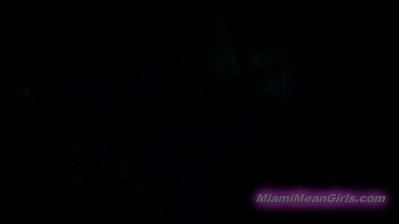 American Mean Girls: Rogacz poduszka tyłek