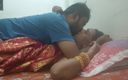 Kavita zawadi: Kavita Bhabhi ou Vahini baisent avec Sunny ou Tatya