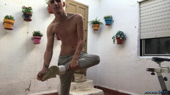 Lust for boys: 吊るされた男の子、潮吹き、大きくて乱雑