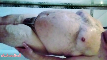 Chub_Bull: Cow showering