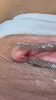 Mi piace solo la mia figa piena del tuo sperma