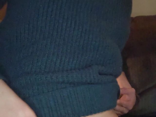 I Want You to Want Me (Just a girl and her phone)