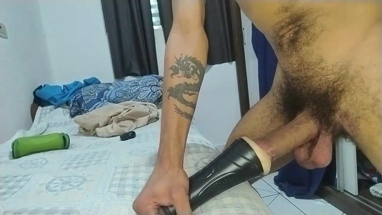 Virtual ToyBoy: Espectáculo con leche al final