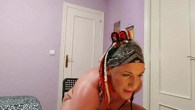 Danaxmuscles: तुम्हारे लिए बहुत कुतिया