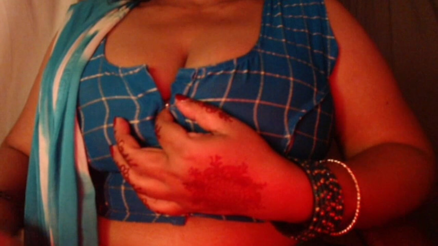 Hot Desi Girl Big Boobs Show and Nipple Pinch (Hot desi girl)