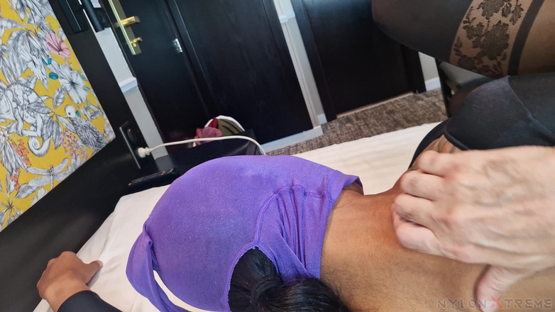 Nylon Xtreme: 시점 줄리아 케이트 1st 인케이스먼트 나일론 폼폼걸