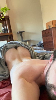 Je me réveille excitée au lit