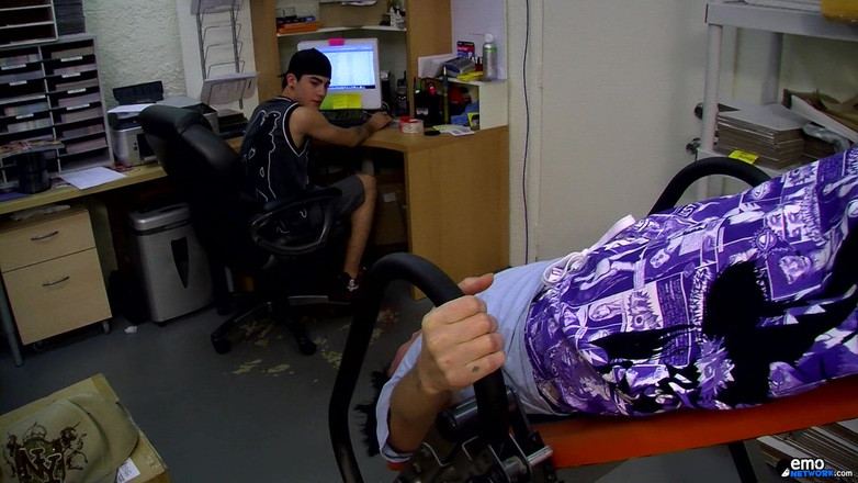 Homo Emo: Blinx lagi asik ngentot kontol