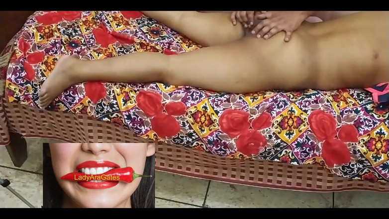 Hotty Jiya Sharmaa: Vợ Ấn Độ xoa bóp