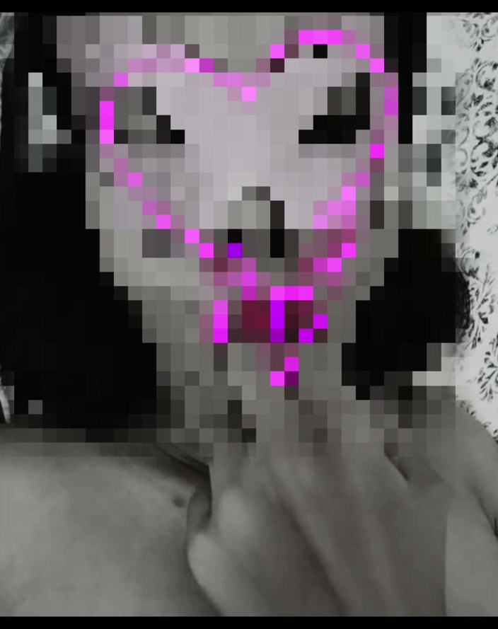 Nidhi_lovesall: Dasi molhada buceta e meias sensuais me excitam muito