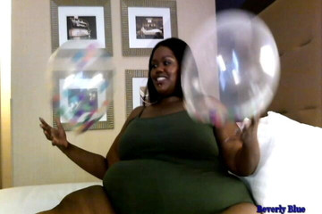 Beverly Blue: ビバリーと紙吹雪の風船