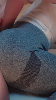 Legging ketat pov creampie: cewek toket besar gondal-gandul mengerang keras - lilykoti