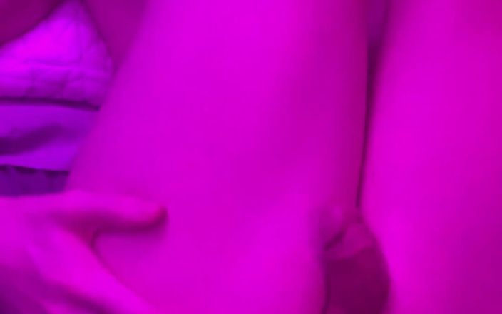 Brashen: Orgasmo anale femboy da vibratore
