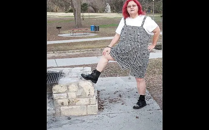 BBW nurse Vicki adventures with friends: Hog warts Jumper and crazy spike boots in a local...