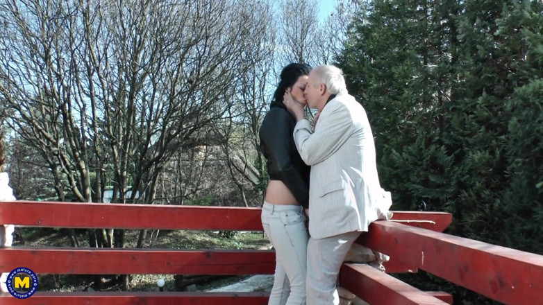 Mature NL: 18 Year Old Girl Gets Smashed Outside by an Old...