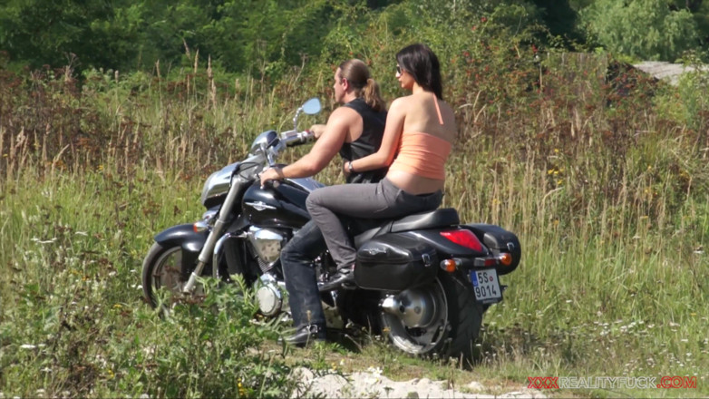 Czech Pornzone: Jak mít sex na motorce