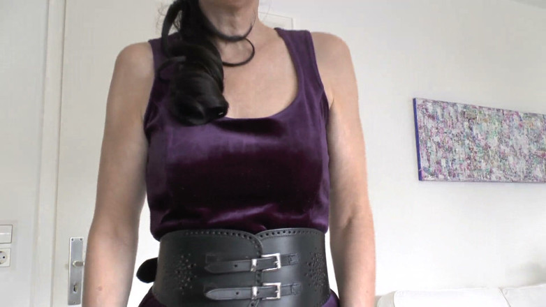 Lady Victoria Valente: Cintos largos e apertados parte 81 - Lady Victoria Valente