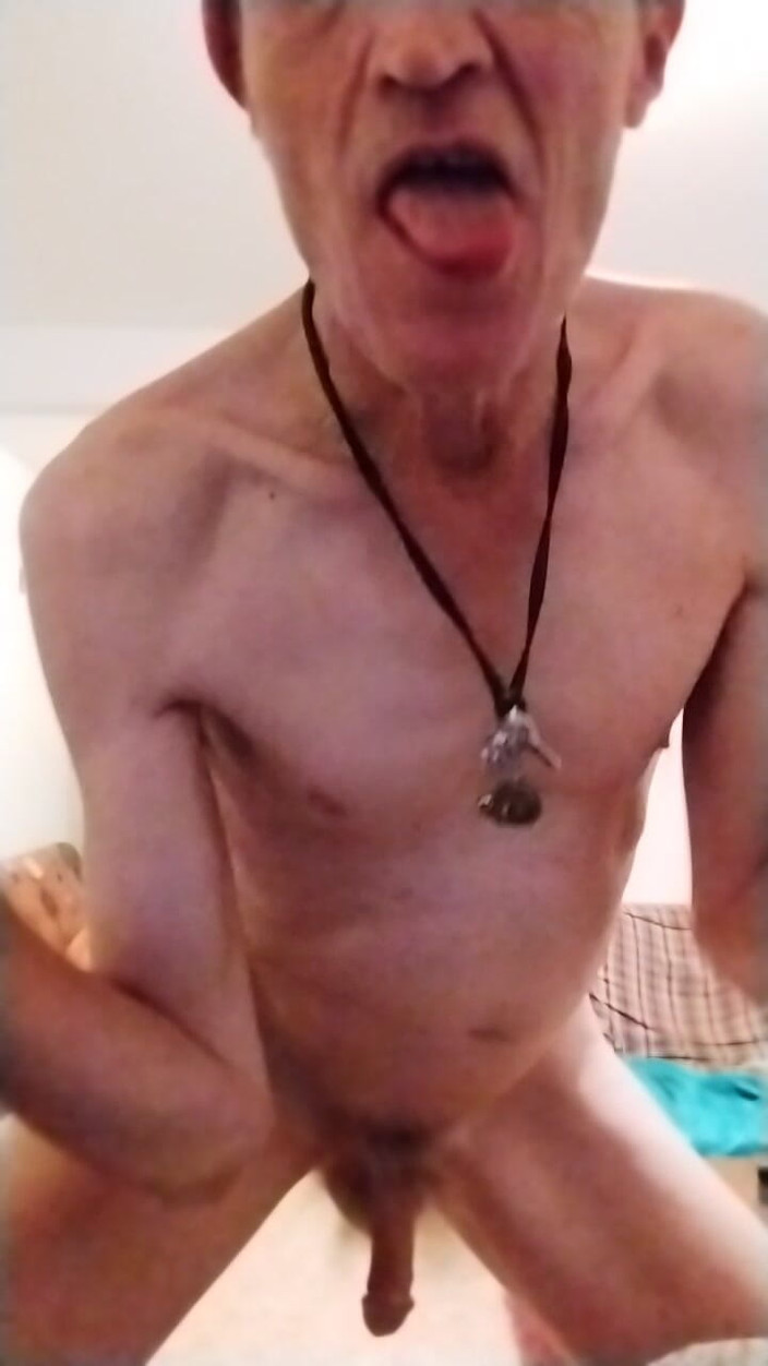 Loleauve: Nudo Con Un Berretto Arancione!