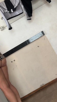 Camila'nın ne yaptığını görmeye gittim ve makinenin önünde ona koydum