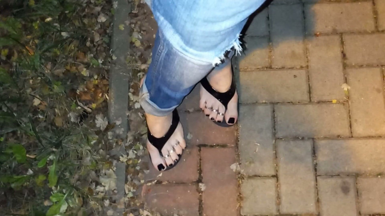 Heelex: Sexy Feet and Latex Flip Flops