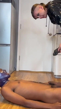 Lady Valeska - pierwszy raz squish (hd 1080p Mp4)