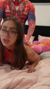 Spiderman Vs Sisi Rose - Teddy Tarantino