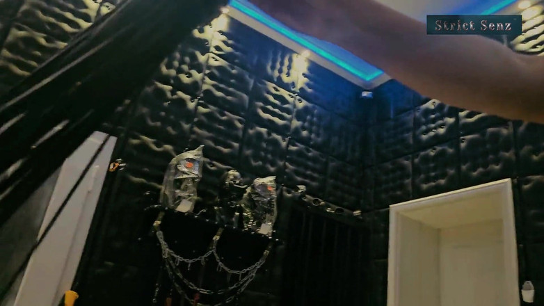 Strict Senz: Sheela Sinner long nails naolejované tělo lechtající otroctví na stojanu část 2