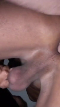 Kembar Latino seksi dikongkek ayah untuk berseronok