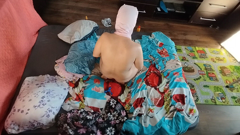 Amateur_MS: Seksi bir çiftin vücuda yağ ile şehvetli masajı. Amatör bir çiftle yatak odasında ön...
