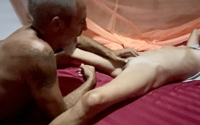 Cristina Sauvage: Náhodné Domácí Porno - Mám Dva Orgasmy Za 7 Min, Jazyk A...