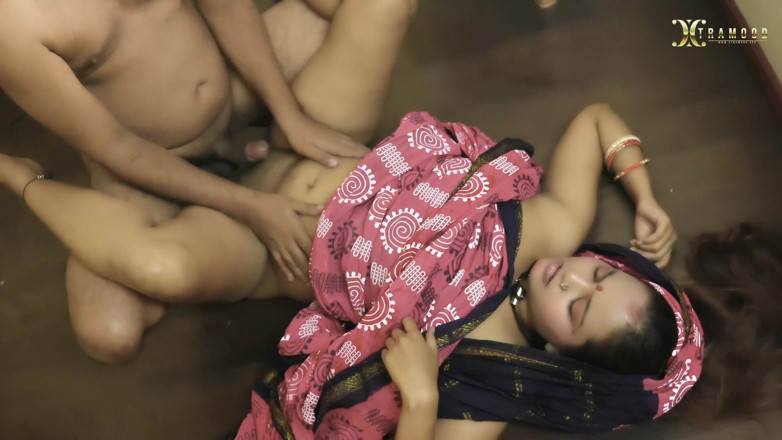 Xtramood: Babu's stepson left the maid