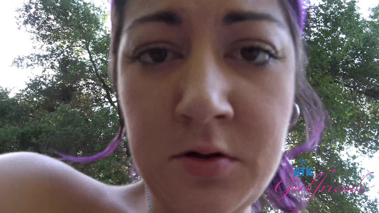 ATK Girlfriends: Віртуальна дата