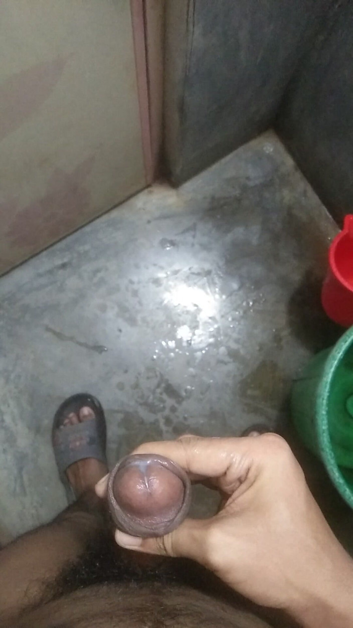 Viral_tiktokar: Então fui ao banheiro, deixei sabão nas mãos e esfreguei...