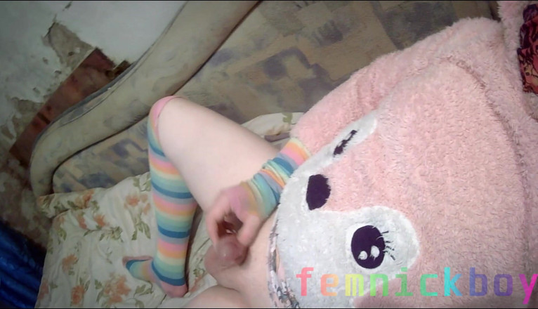 femnickboy: Gorda traviesa conejita femboy mariquita